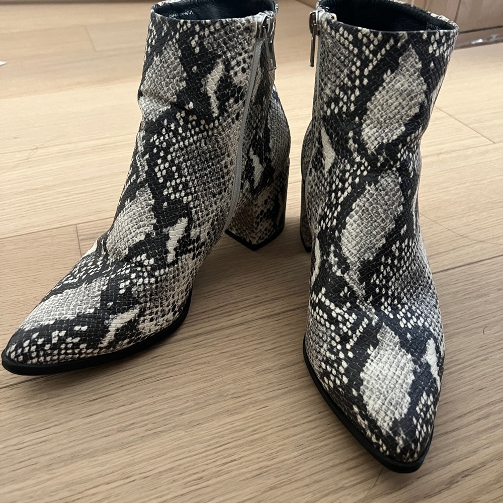 Snake Booties - Picture 3 of 7